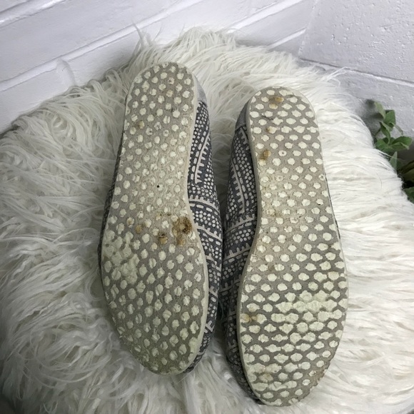 {Toms} Gray patterned Slip On - Picture 6 of 6